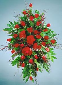 Manto cubreurna fúnebre de rosas
