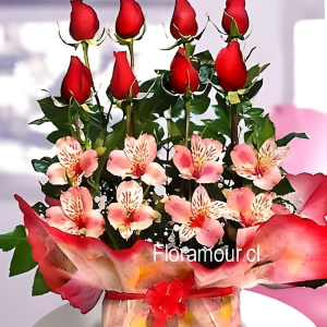 Arreglo en paralelo de rosas y alstroemerias
