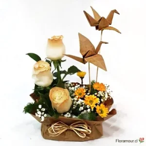 El Vuelo - Eco arreglo de rosas con grullas de papel en origami