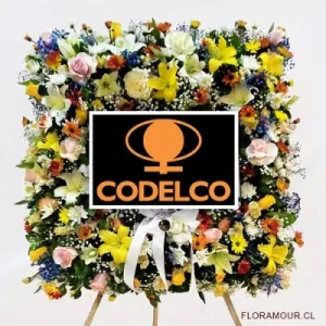 Corona cuadrada en atril para condolencias