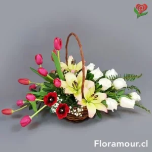 Canasto de Tulipanes, Rosas y Liliums
