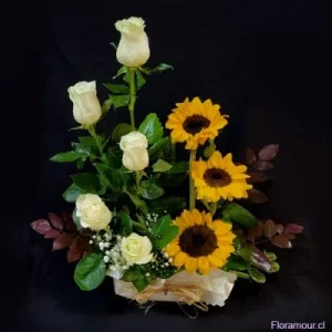 Renacer - Arreglo de rosas y girasoles