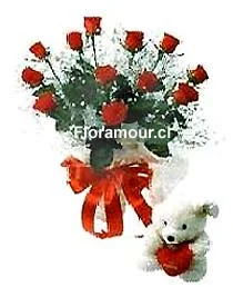 Arreglo tradicional de 12 rosas con osito de peluche