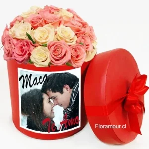 Caja redonda con 21 rosas y fotografía