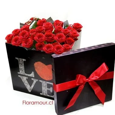 I love you - Caja cubo con 30 rosas