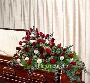 Manto fúnebre de rosas
