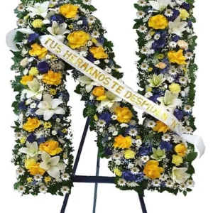 Corona funeral "letra" con cinta en atril: Homenaje Elegante y Duradero para condolencias con Envío a Domicilio